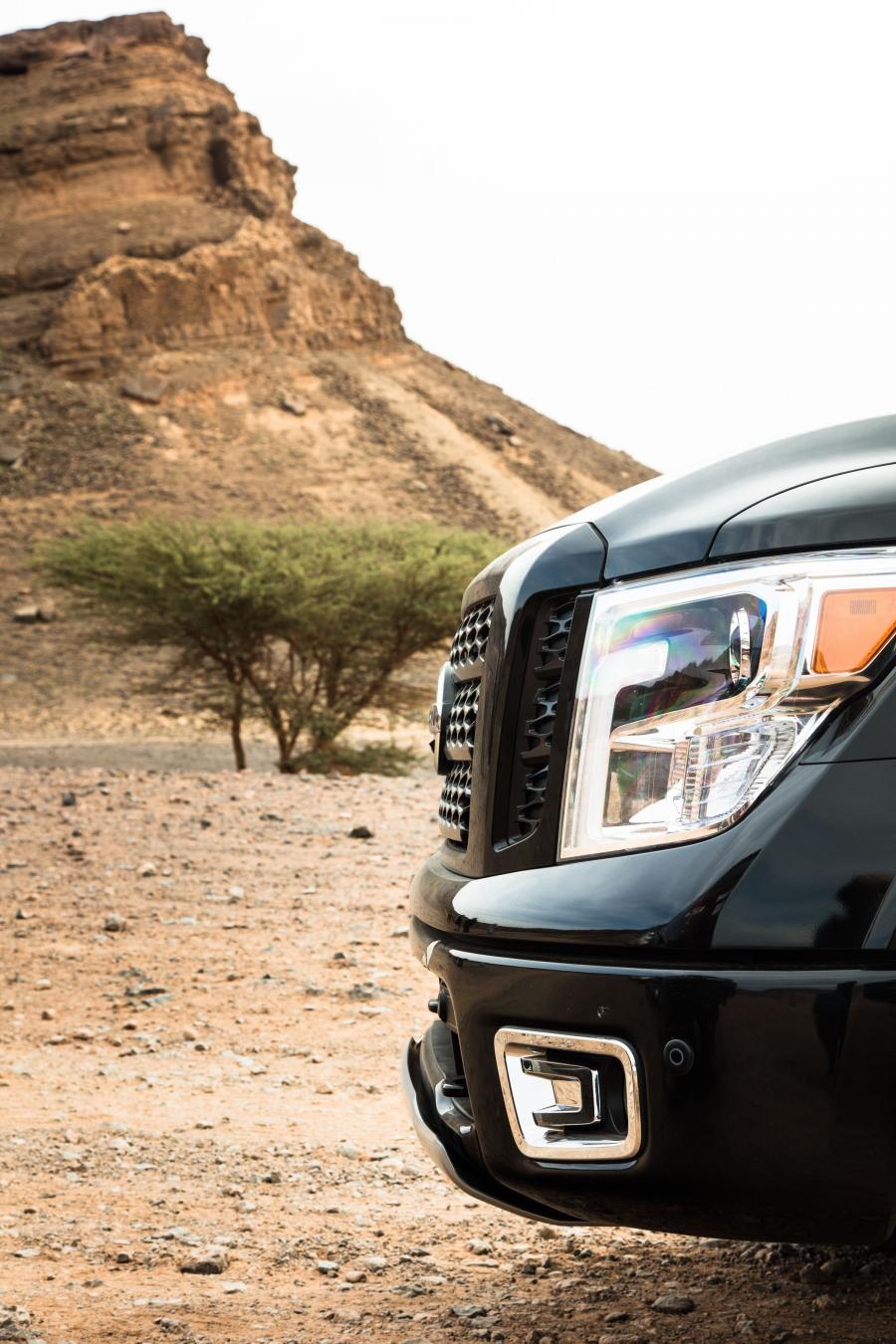 Детали экстерьера Nissan Titan Pro4X Crew Cab 2018 года  (фото 2 из 26)